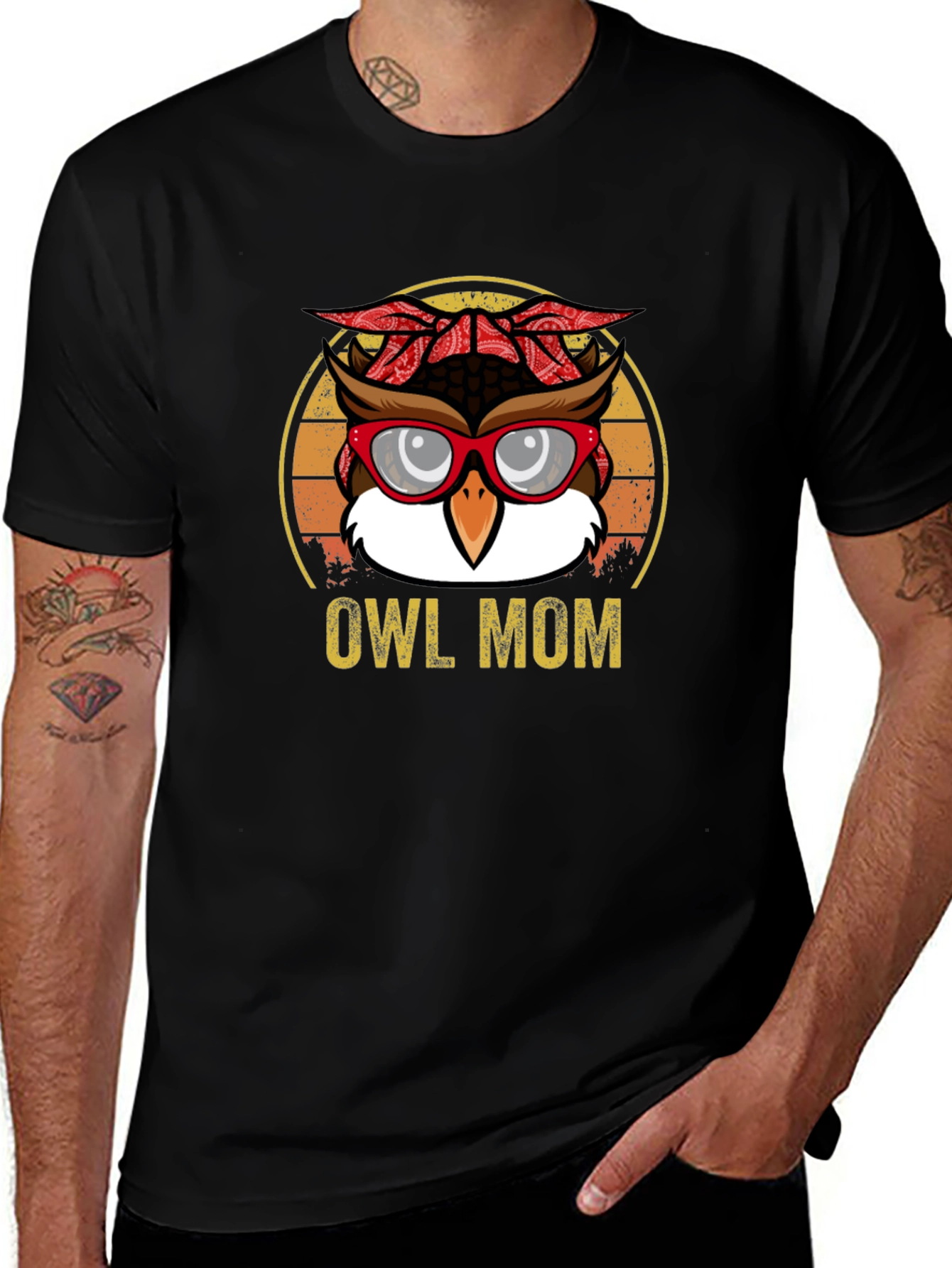Owl Mom Graphic T-Shirt