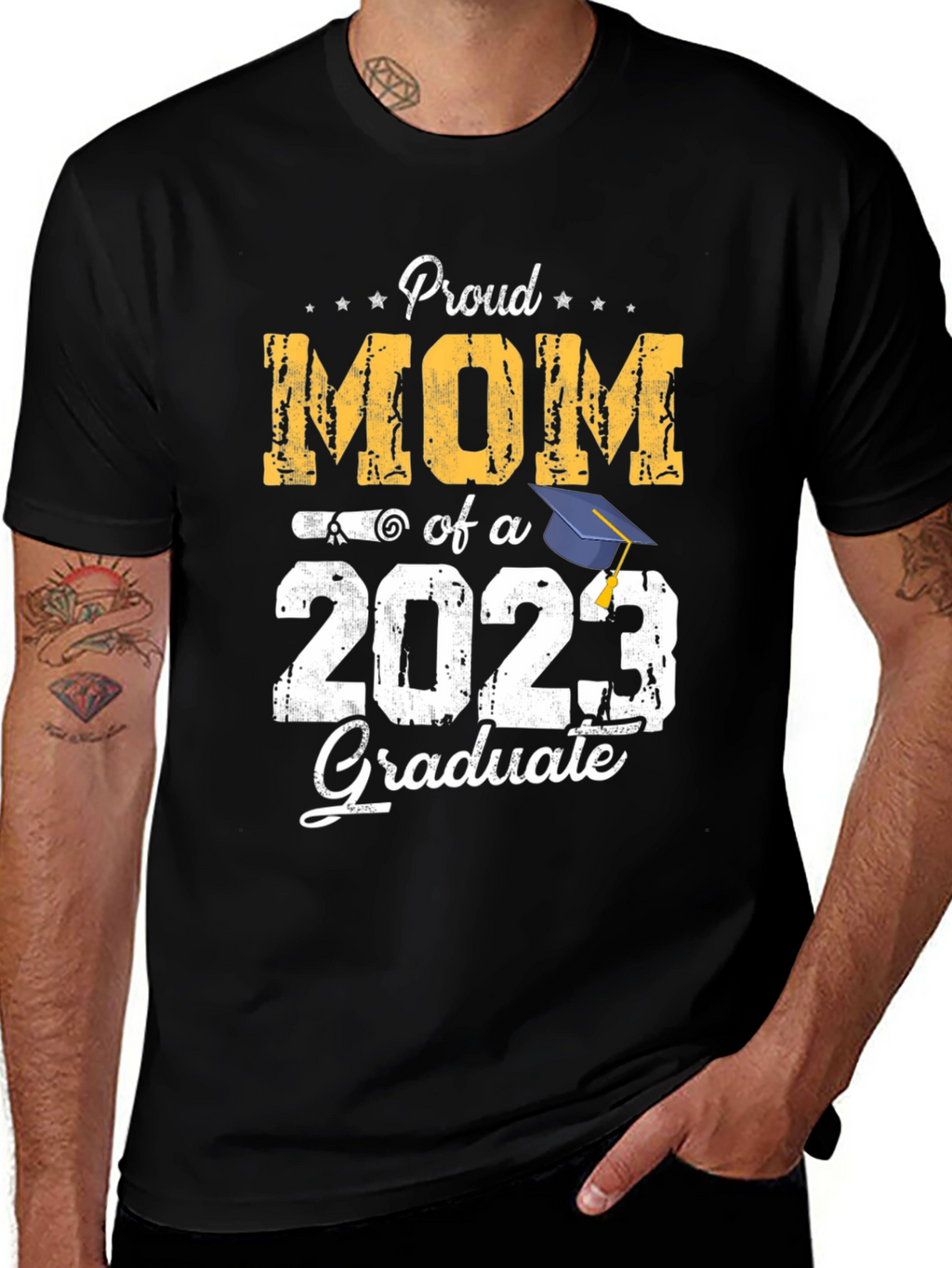 Proud Mom of a 2023 Graduate T-Shirt